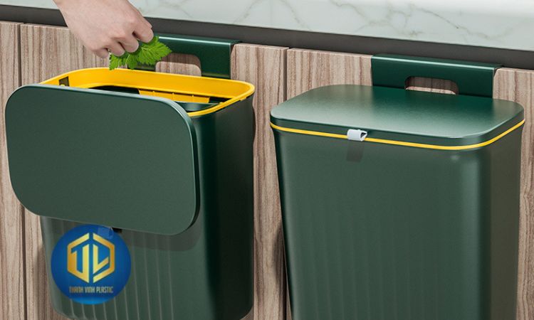 7 m?u thùng rác treo cánh t? b?p ??p, b?n b? và giá t?t nh?t