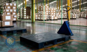 Pallet nh?a kho l?nh