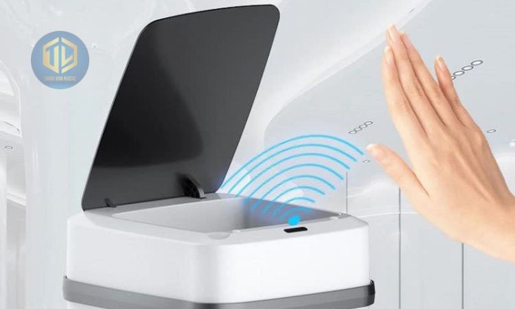 Thùng rác c?m bi?n t? ??ng