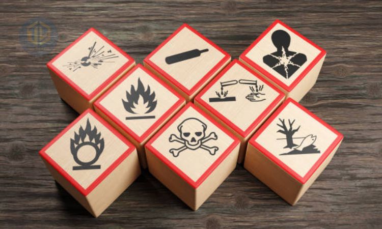 Các bi?n báo ch?t th?i nguy h?i