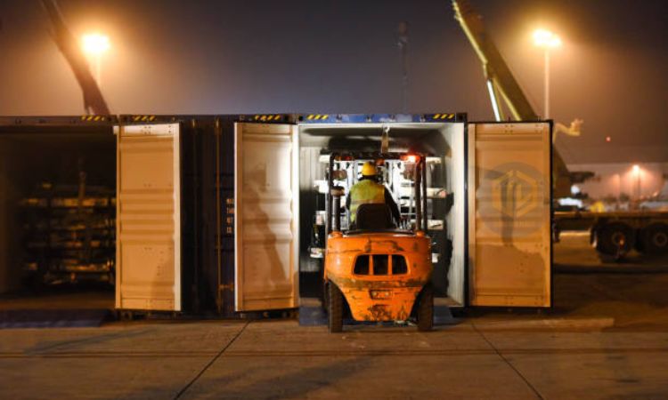 Quá trình khai thác l? hàng t?i kho CFS