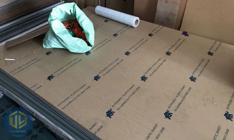 Tính n?ng và ?u ?i?m c?a nh?a mica