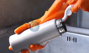 Cách kh? mùi bình gi? nhi?t m?i mua