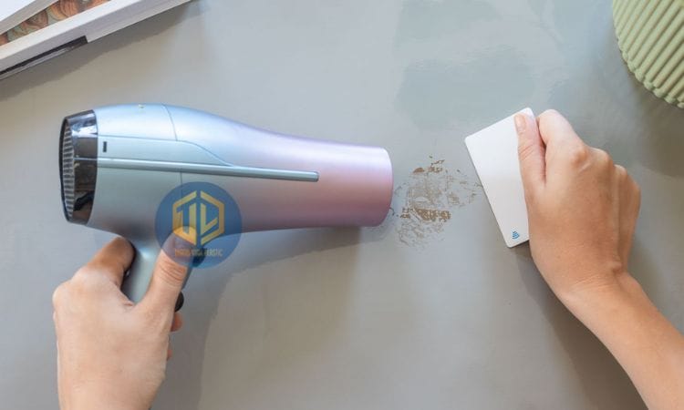 T?y v?t b?ng keo b?ng máy s?y tóc