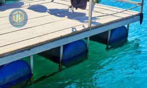 làm bè b?ng thùng phuy