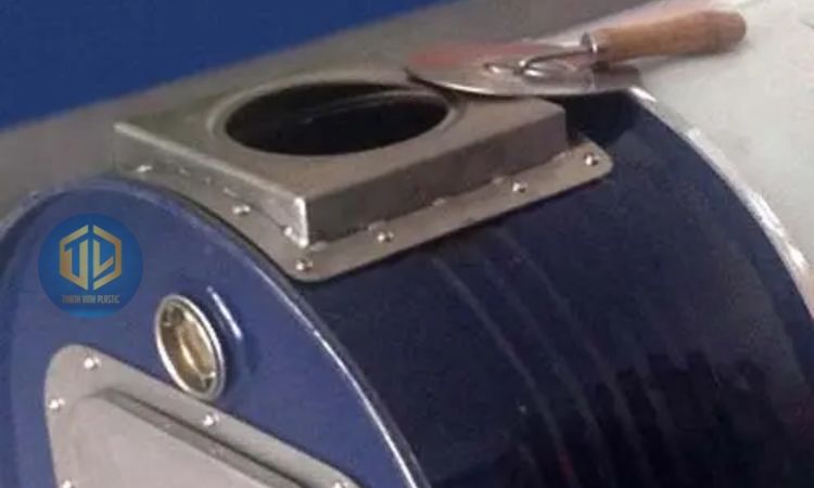 Chu?n b? v?t li?u làm lò n??ng b?ng thùng phi