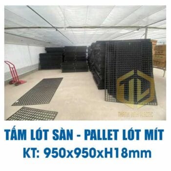pallet nh?a lót mít