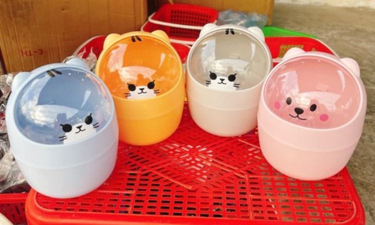 Thùng rác mini hình g?u mèo d? th??ng