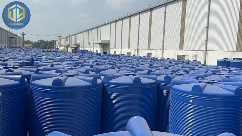 bon-nhua-2000-lit-gia-bao-nhieu-1