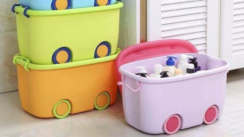 thung-nhua-dung-do-co-banh-xe-1