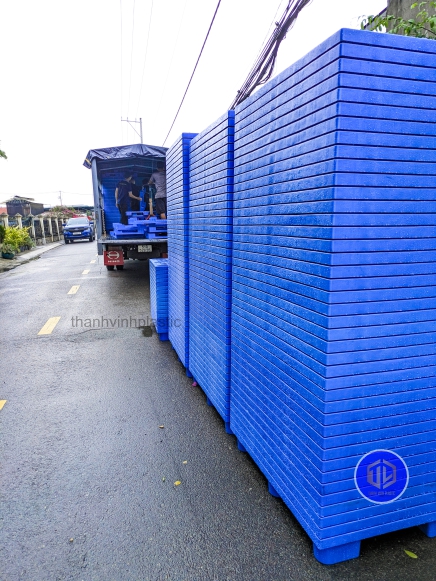 Pallet nh?a HCM - giao hàng nhanh chóng