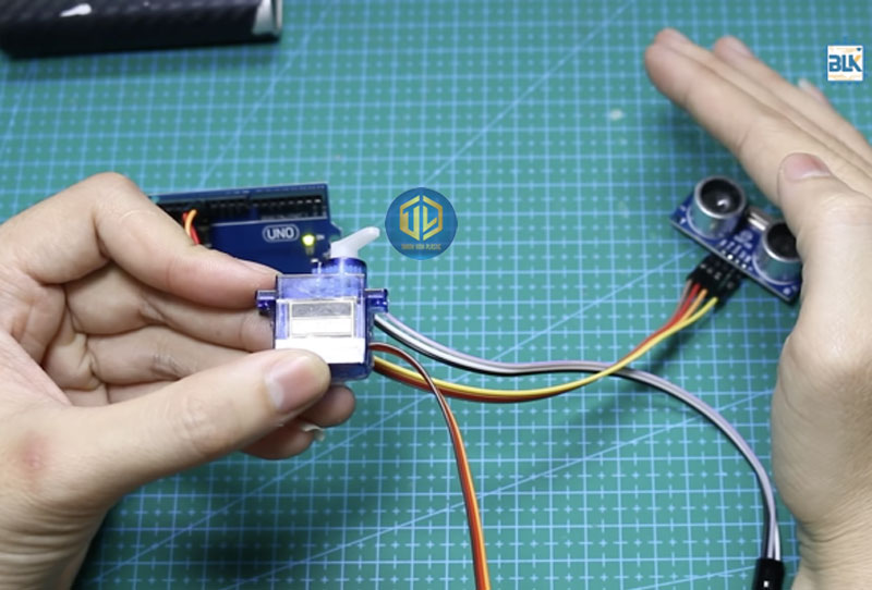 Y t??ng m? hình thùng rác th?ng minh và cách ch? t?o