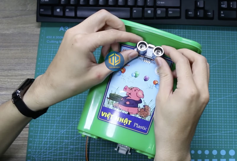 Y t??ng m? hình thùng rác th?ng minh và cách ch? t?o