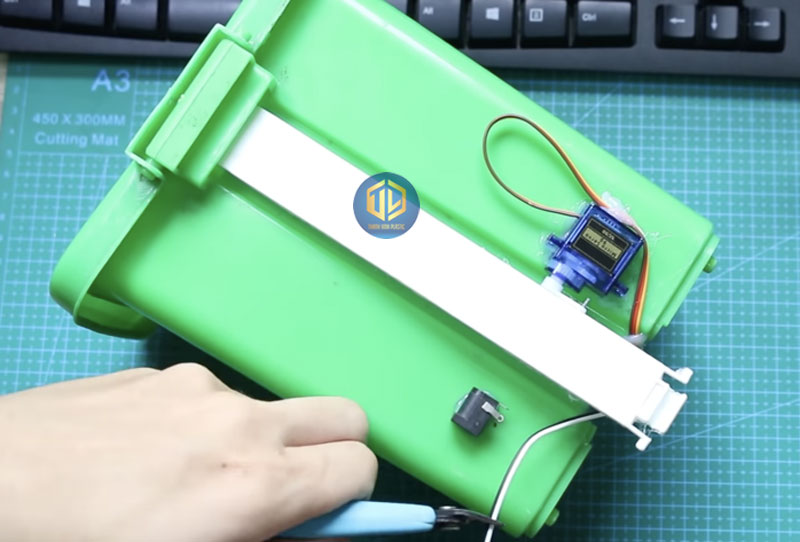 Y t??ng m? hình thùng rác th?ng minh và cách ch? t?o